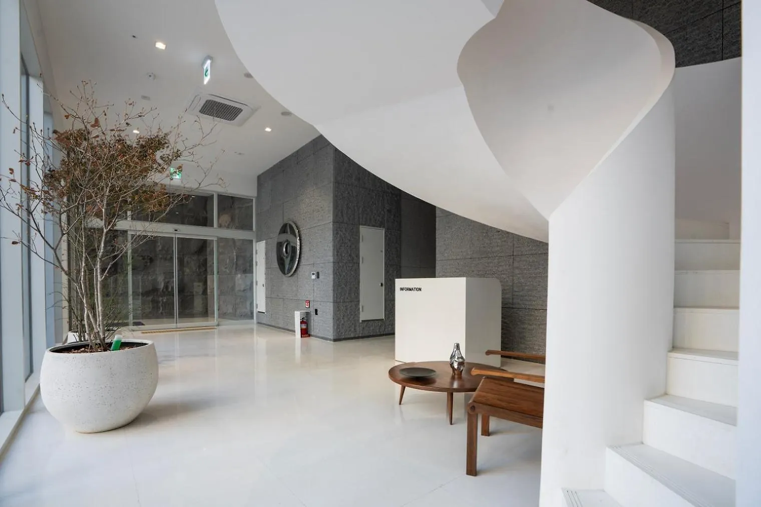 Blueground Id1 Nonhyeon City View Ac Sel-1 Seoul